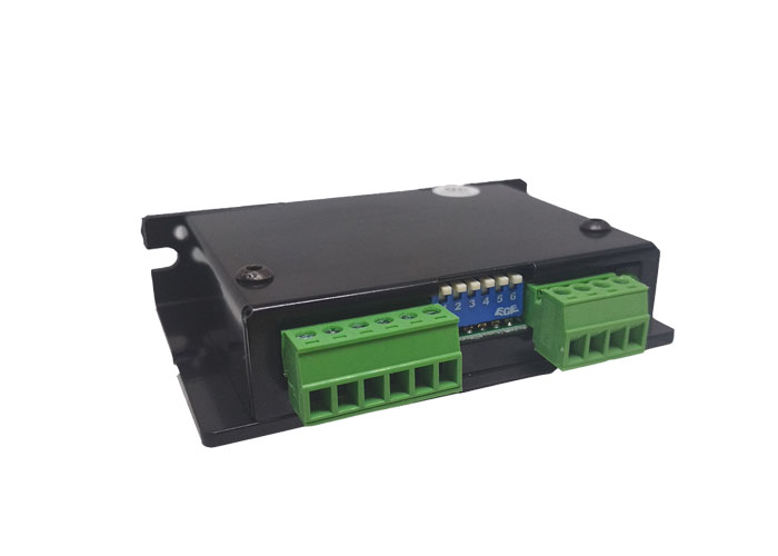 TC28型两相混合式28步进电机驱动器 驱动卡 可配用各式电动平台 TC28型两相混合式28步进电机驱动器 驱动卡 可配用各式电动平台