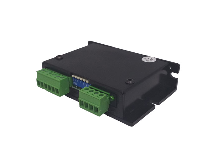 TC28型两相混合式28步进电机驱动器 驱动卡 可配用各式电动平台 TC28型两相混合式28步进电机驱动器 驱动卡 可配用各式电动平台